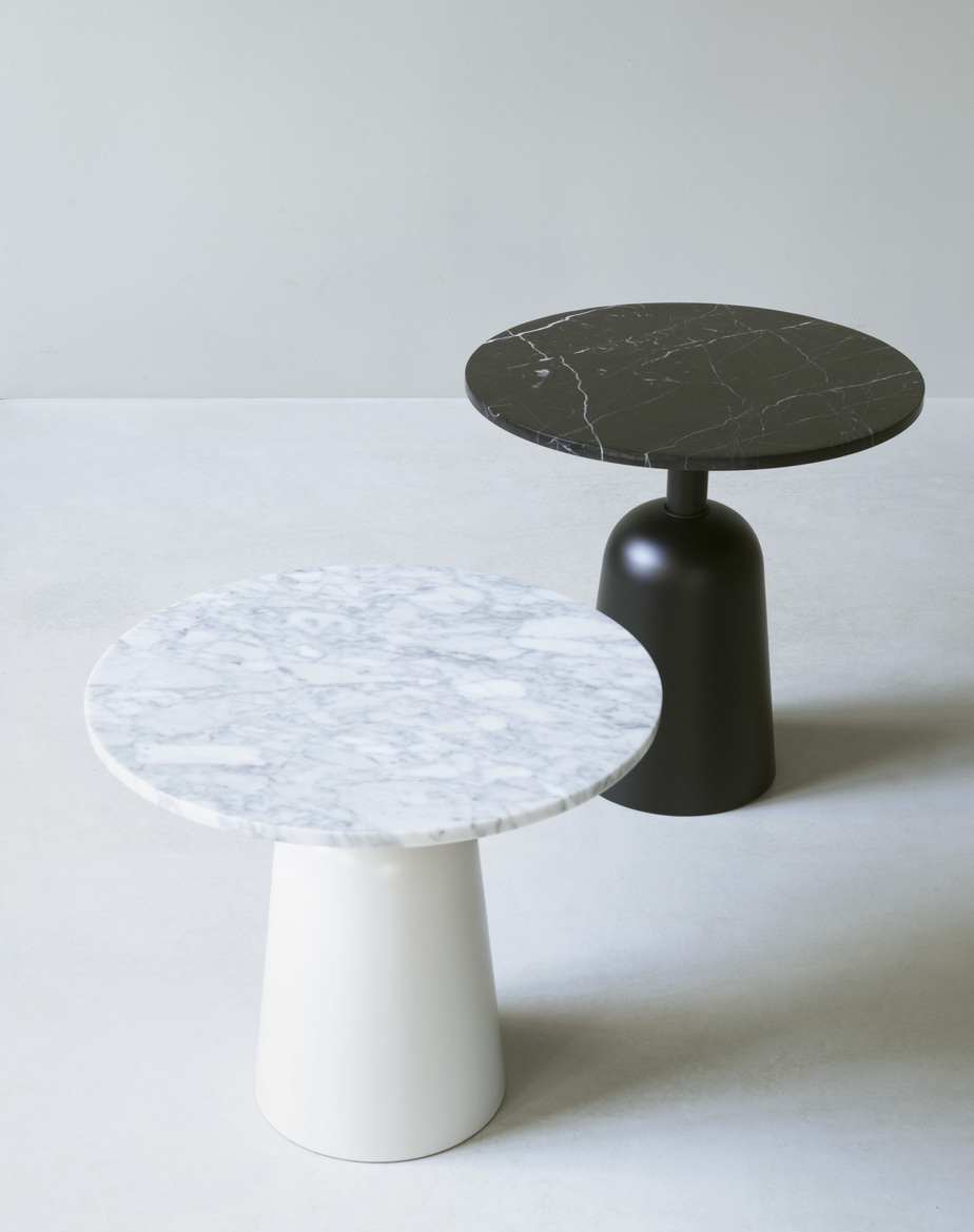 2022_Turn_Table_Black_Marble_White_Marble_Group_01